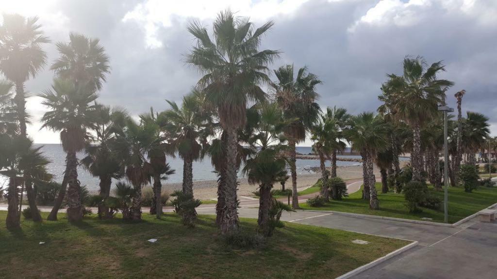 Quattro Stelle Al Porto Guest House Civitavecchia Exterior foto